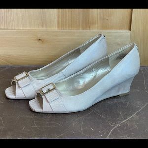 Bandolino Peep Toe Wedge